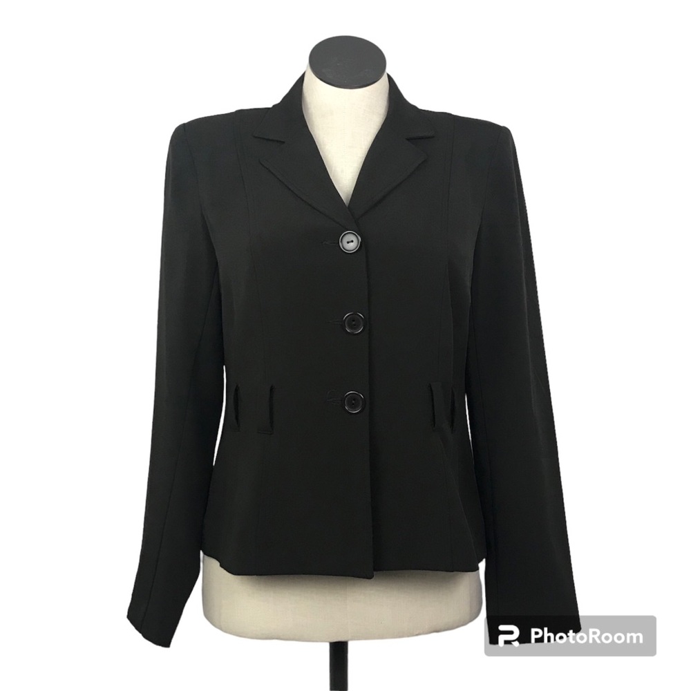 T. Milano 3 Button Blazer Women’s Size 12 Color Brown long sleeve collared neck